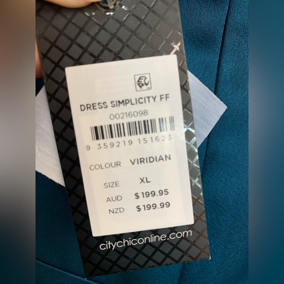 NEW City Chic Dress size 22 - Picture 4 of 4